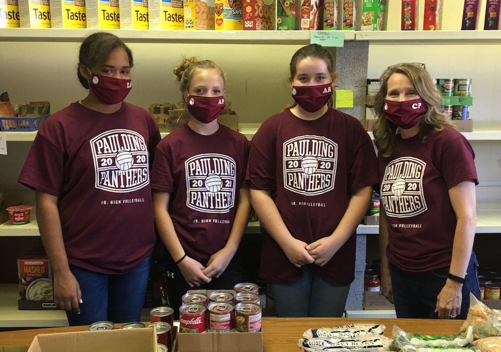 Food Pantry Volunteers | West Bend News