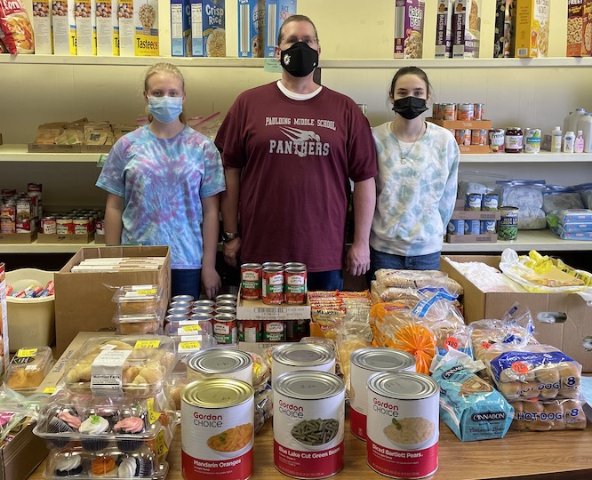 Paulding Middle School Students Volunteer at Food pantry | West Bend News