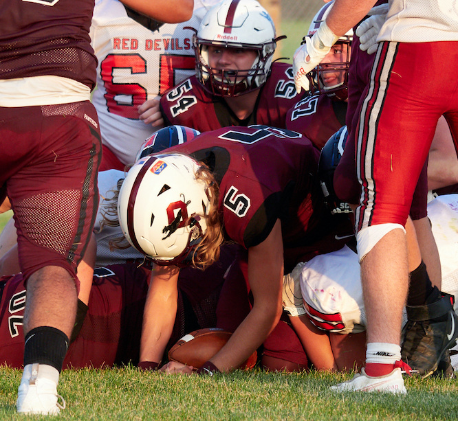 Panthers run over Red Devils into playoffs